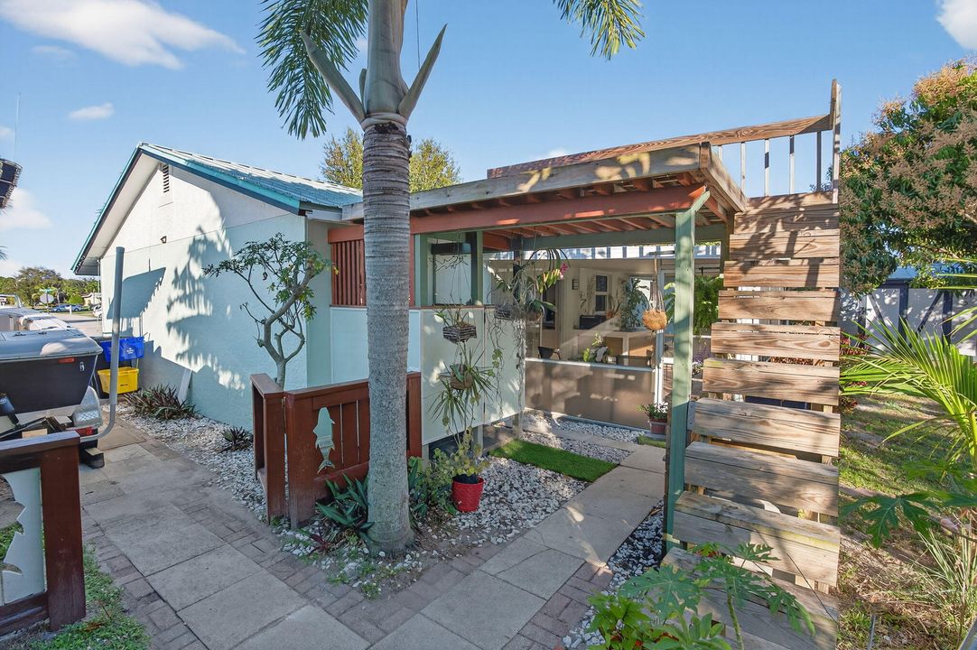 For Sale: $627,000 (3 beds, 2 baths, 1182 Square Feet)