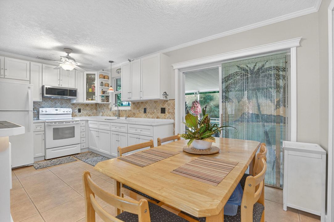 For Sale: $627,000 (3 beds, 2 baths, 1182 Square Feet)