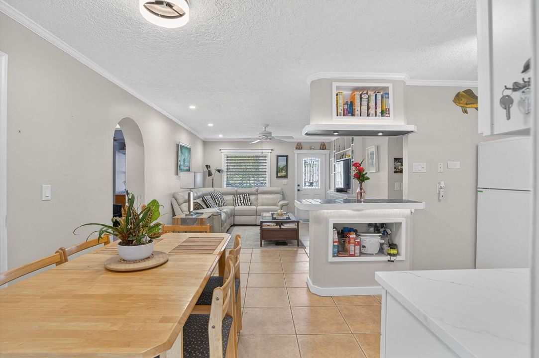 For Sale: $627,000 (3 beds, 2 baths, 1182 Square Feet)