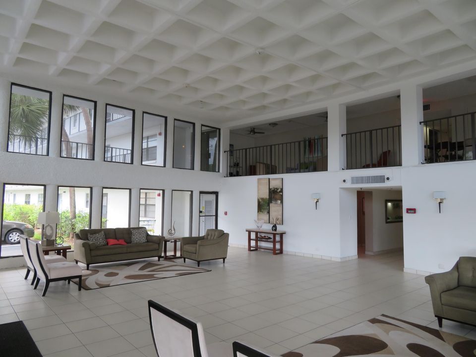 For Rent: $1,500 (1 beds, 1 baths, 741 Square Feet)