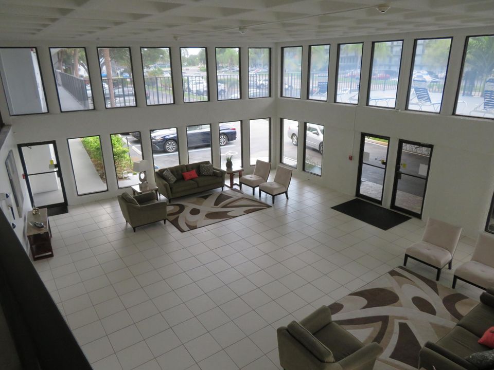 For Rent: $1,500 (1 beds, 1 baths, 741 Square Feet)