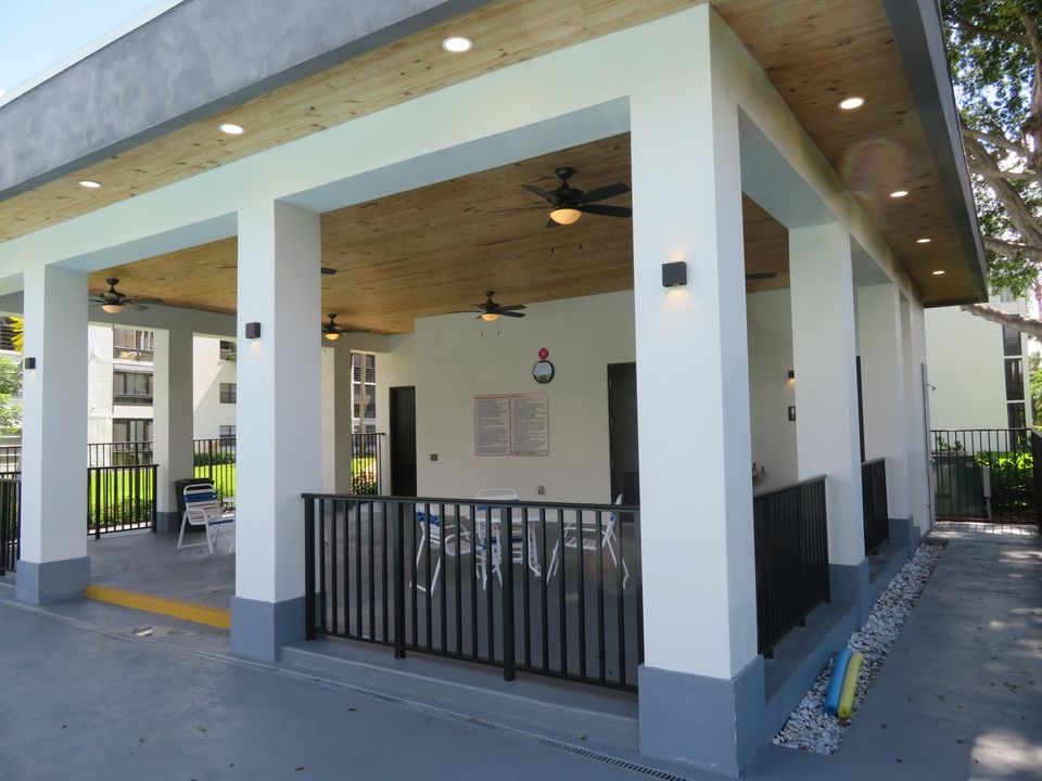 For Rent: $1,500 (1 beds, 1 baths, 741 Square Feet)