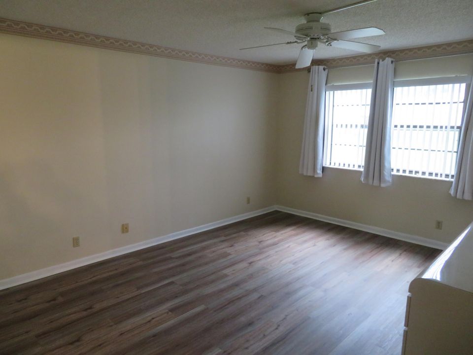 For Rent: $1,500 (1 beds, 1 baths, 741 Square Feet)