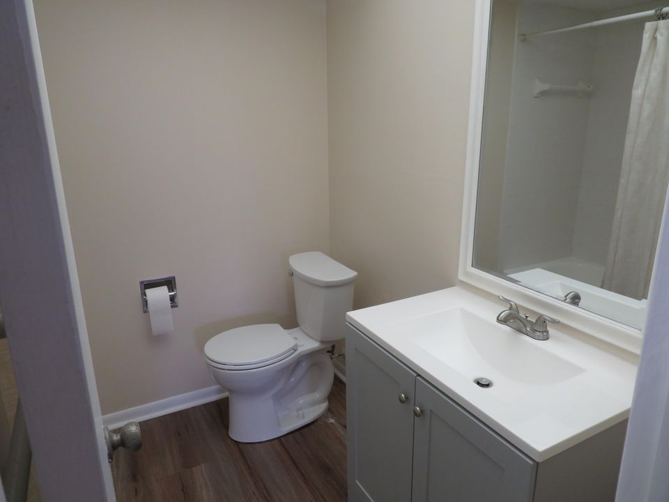 For Rent: $1,500 (1 beds, 1 baths, 741 Square Feet)