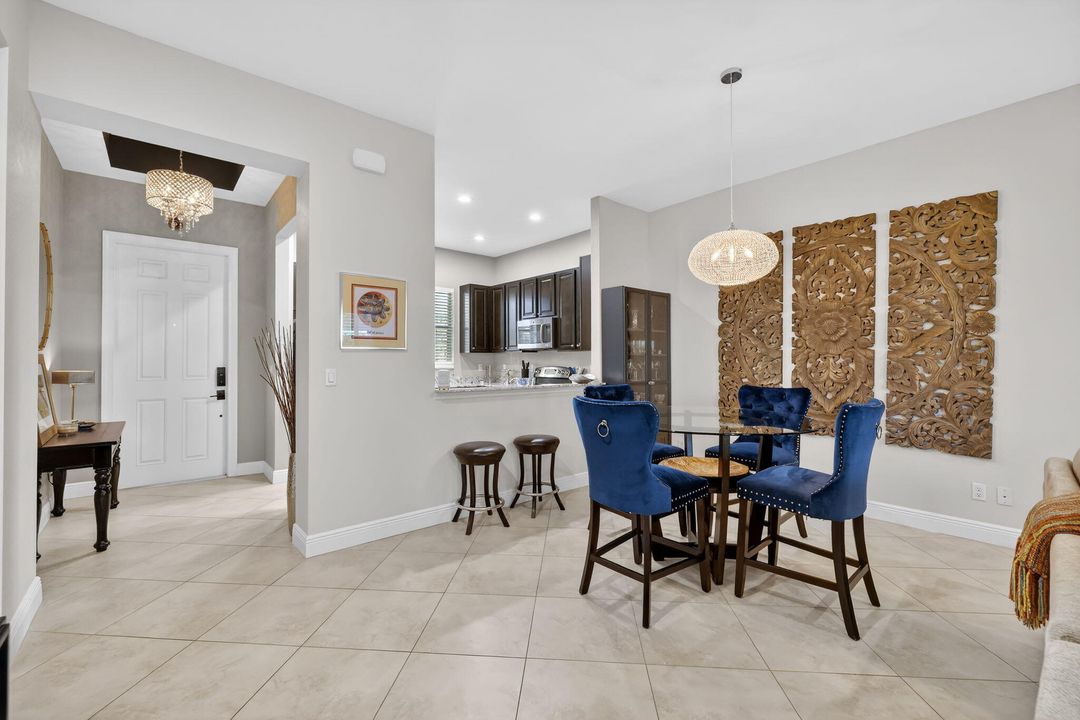 For Sale: $325,000 (2 beds, 2 baths, 1412 Square Feet)