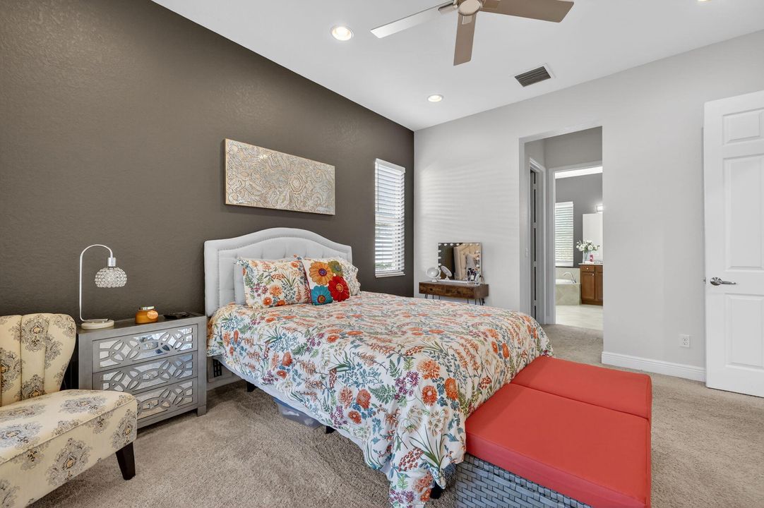 For Sale: $325,000 (2 beds, 2 baths, 1412 Square Feet)