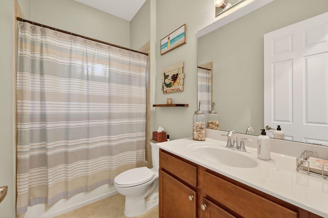 For Sale: $325,000 (2 beds, 2 baths, 1412 Square Feet)