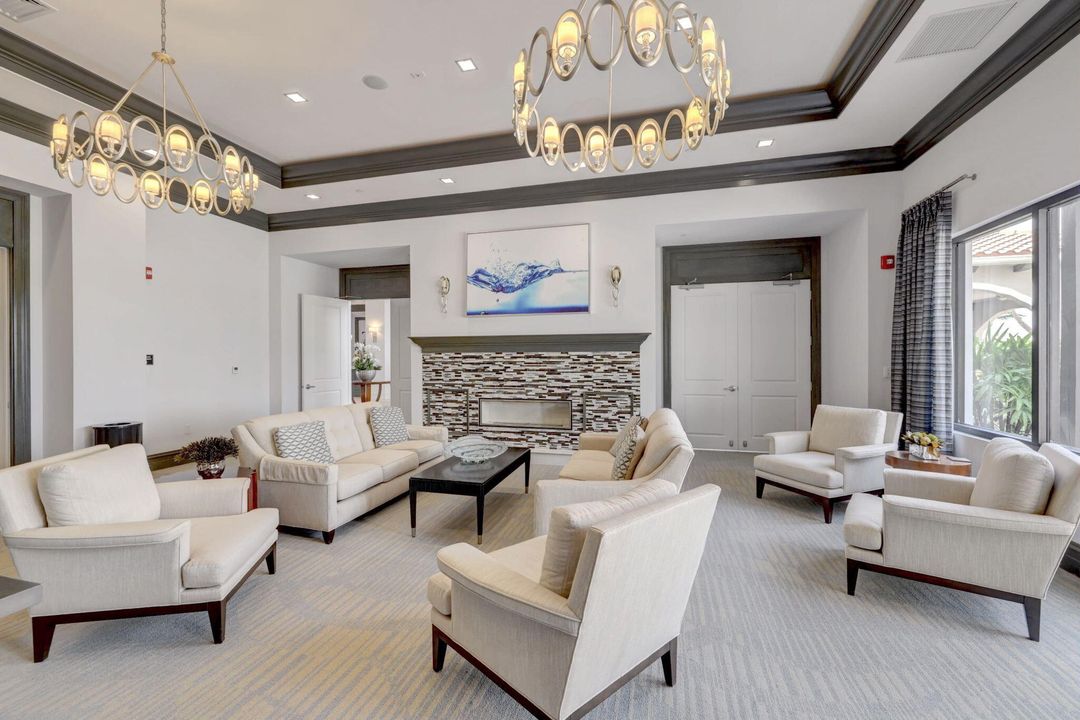 For Sale: $325,000 (2 beds, 2 baths, 1412 Square Feet)