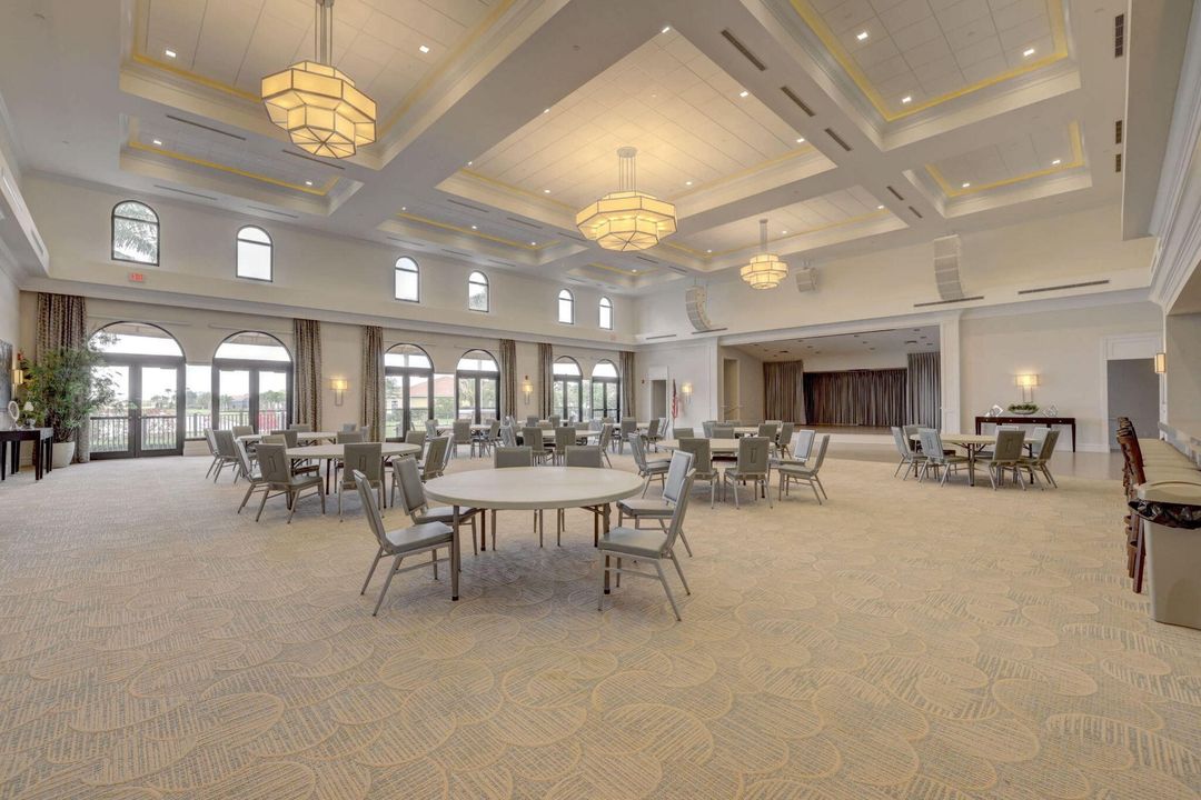 For Sale: $325,000 (2 beds, 2 baths, 1412 Square Feet)