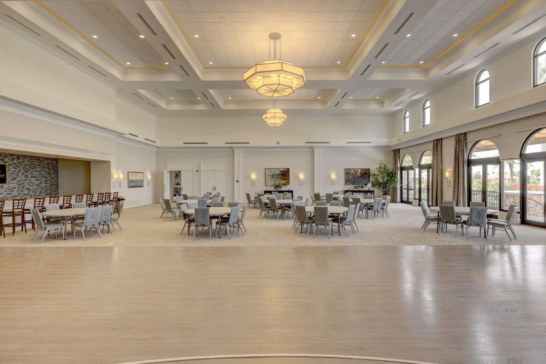 For Sale: $325,000 (2 beds, 2 baths, 1412 Square Feet)