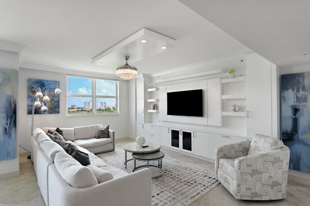 待售: $1,250,000 (2 贝兹, 2 浴室, 1816 平方英尺)