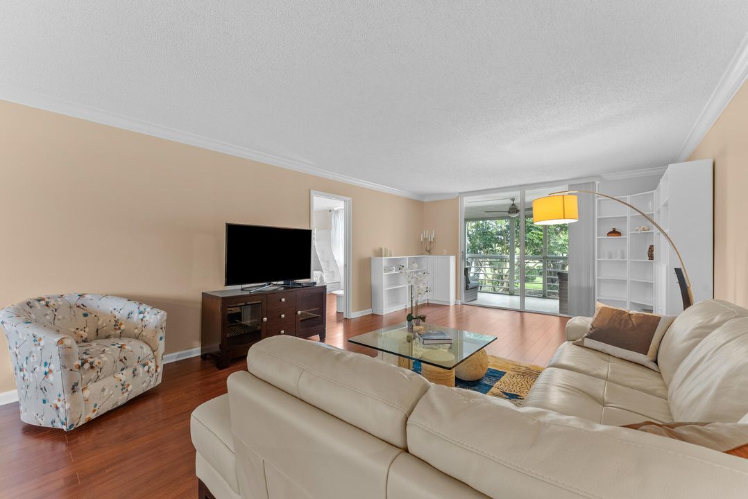 En Venta: $439,000 (3 camas, 2 baños, 1750 Pies cuadrados)