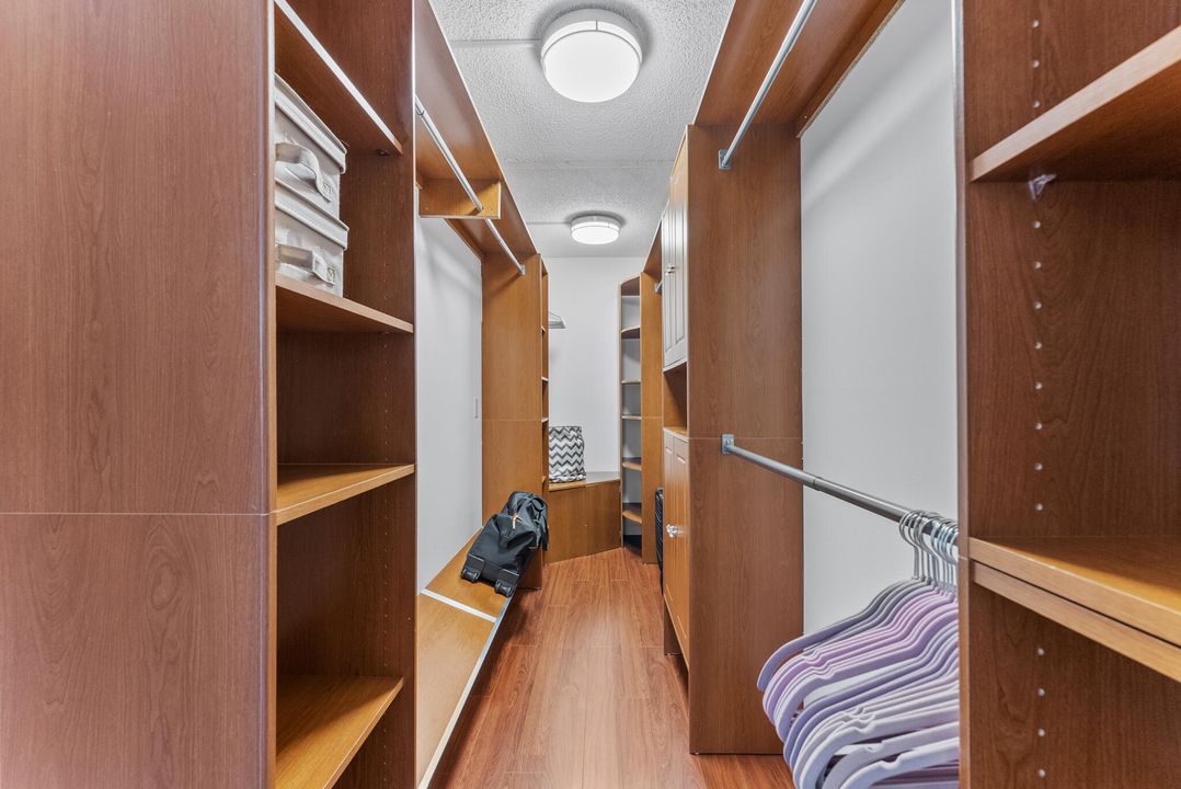 En Venta: $439,000 (3 camas, 2 baños, 1750 Pies cuadrados)