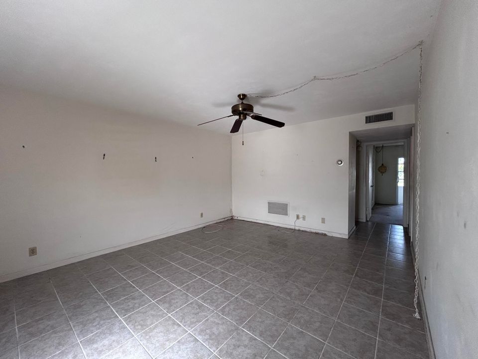 En Venta: $126,000 (2 camas, 1 baños, 826 Pies cuadrados)