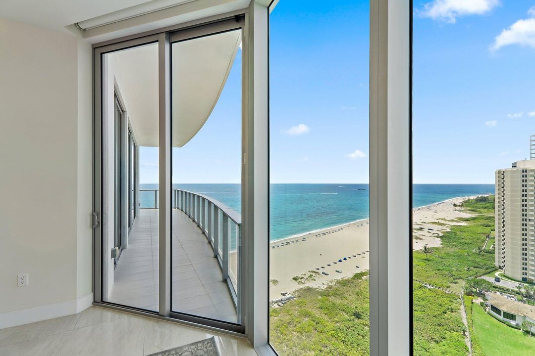 В аренду: $17,500 (2 спален, 2 ванн, 2065 Квадратных фут)