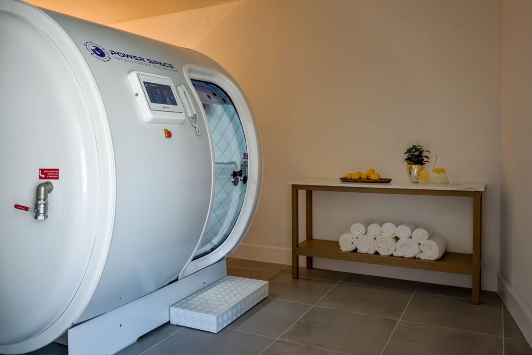 В аренду: $17,500 (2 спален, 2 ванн, 2065 Квадратных фут)