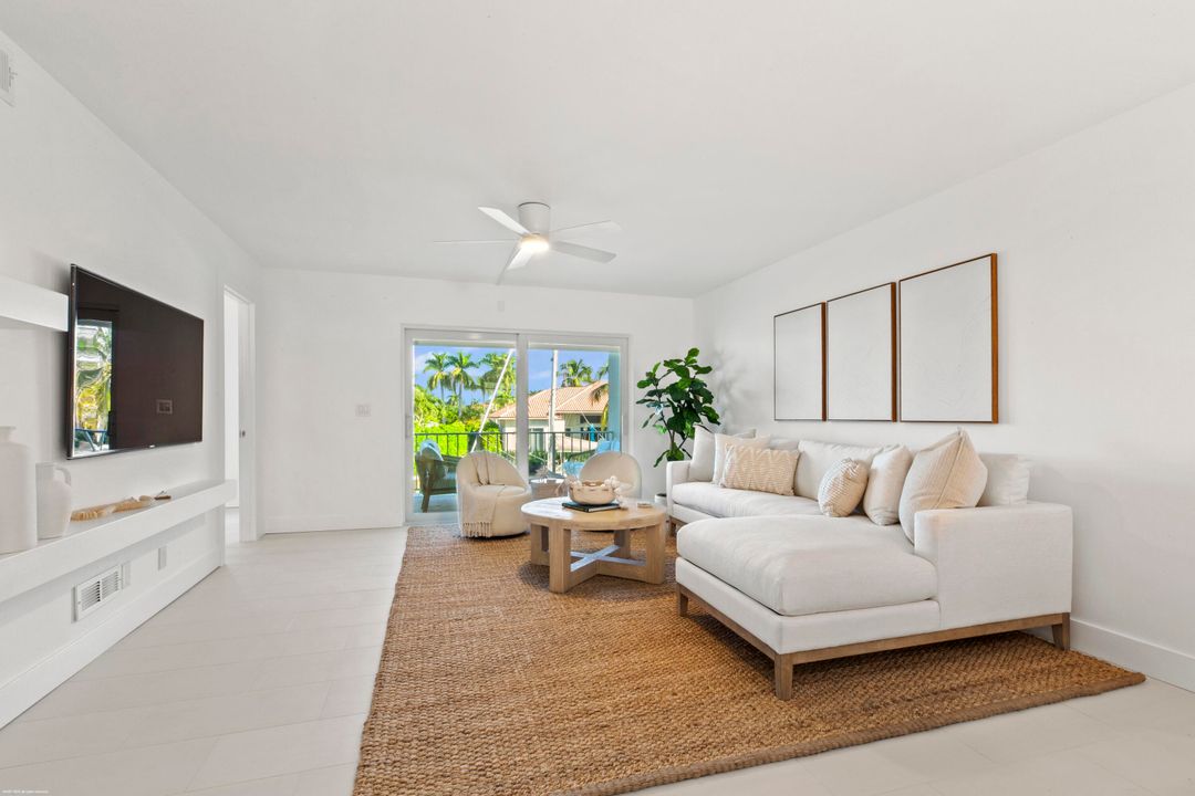 На продажу: $759,000 (2 спален, 2 ванн, 1143 Квадратных фут)