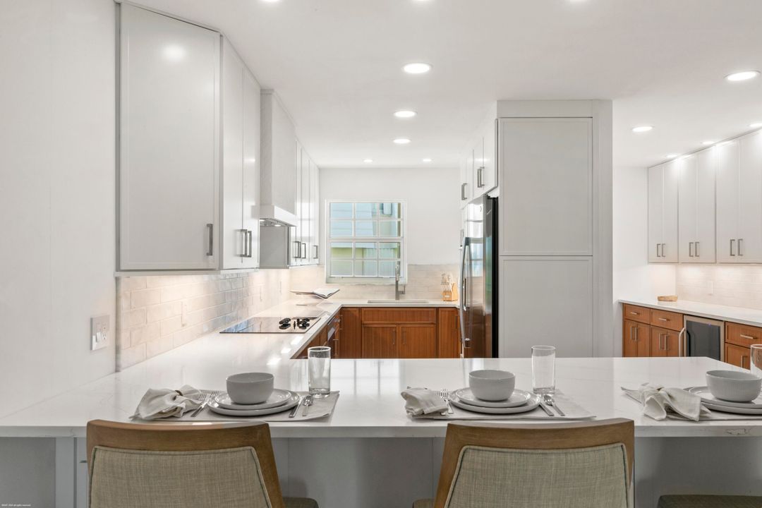 На продажу: $759,000 (2 спален, 2 ванн, 1143 Квадратных фут)