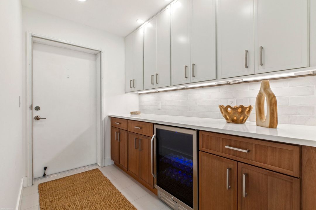 На продажу: $759,000 (2 спален, 2 ванн, 1143 Квадратных фут)