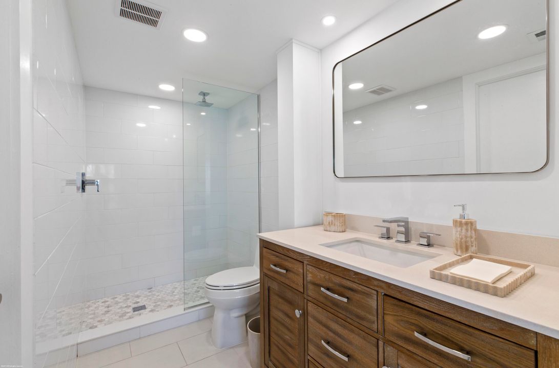 На продажу: $759,000 (2 спален, 2 ванн, 1143 Квадратных фут)