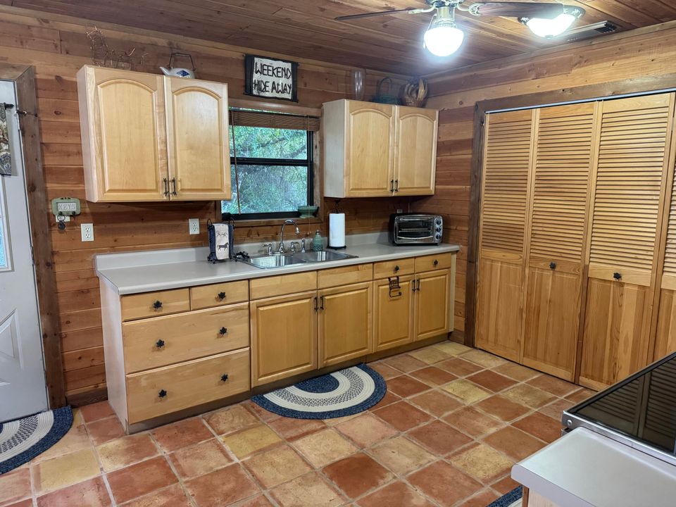 For Rent: $3,500 (3 beds, 2 baths, 1269 Square Feet)