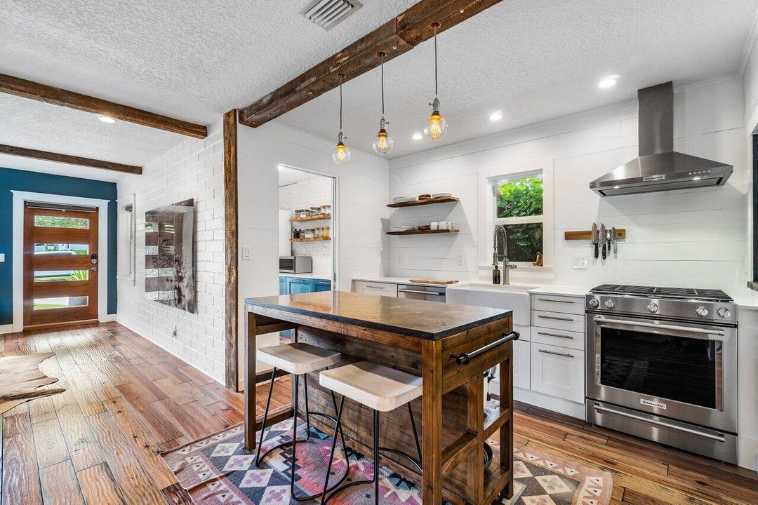 待售: $995,000 (2 贝兹, 2 浴室, 1271 平方英尺)