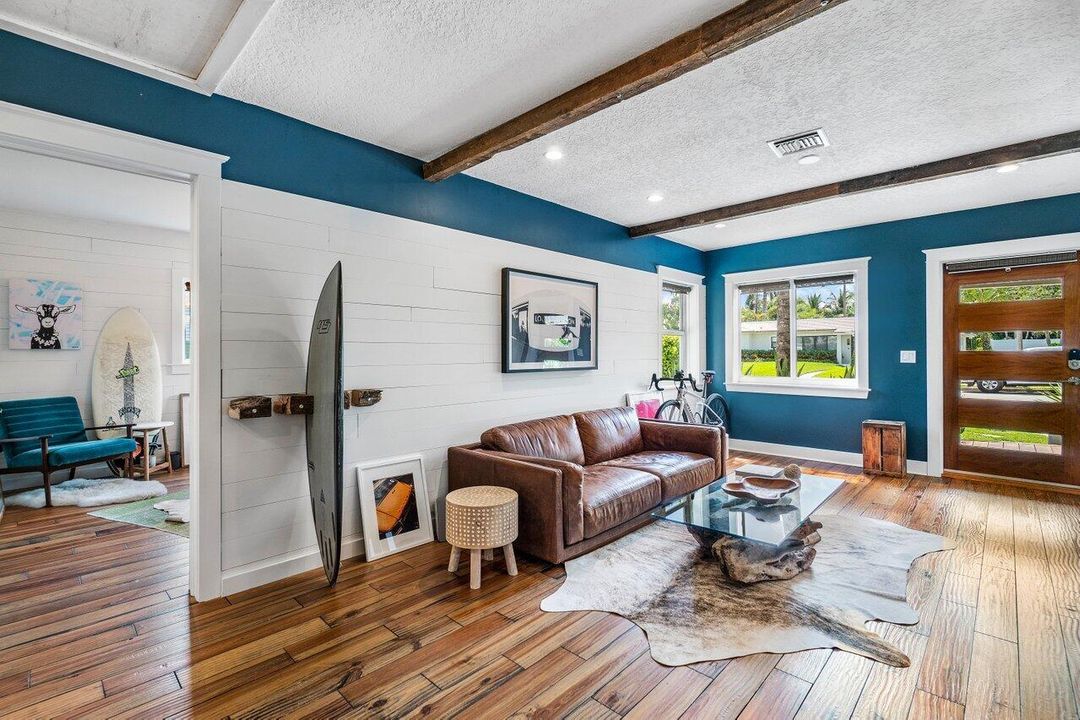 待售: $995,000 (2 贝兹, 2 浴室, 1271 平方英尺)