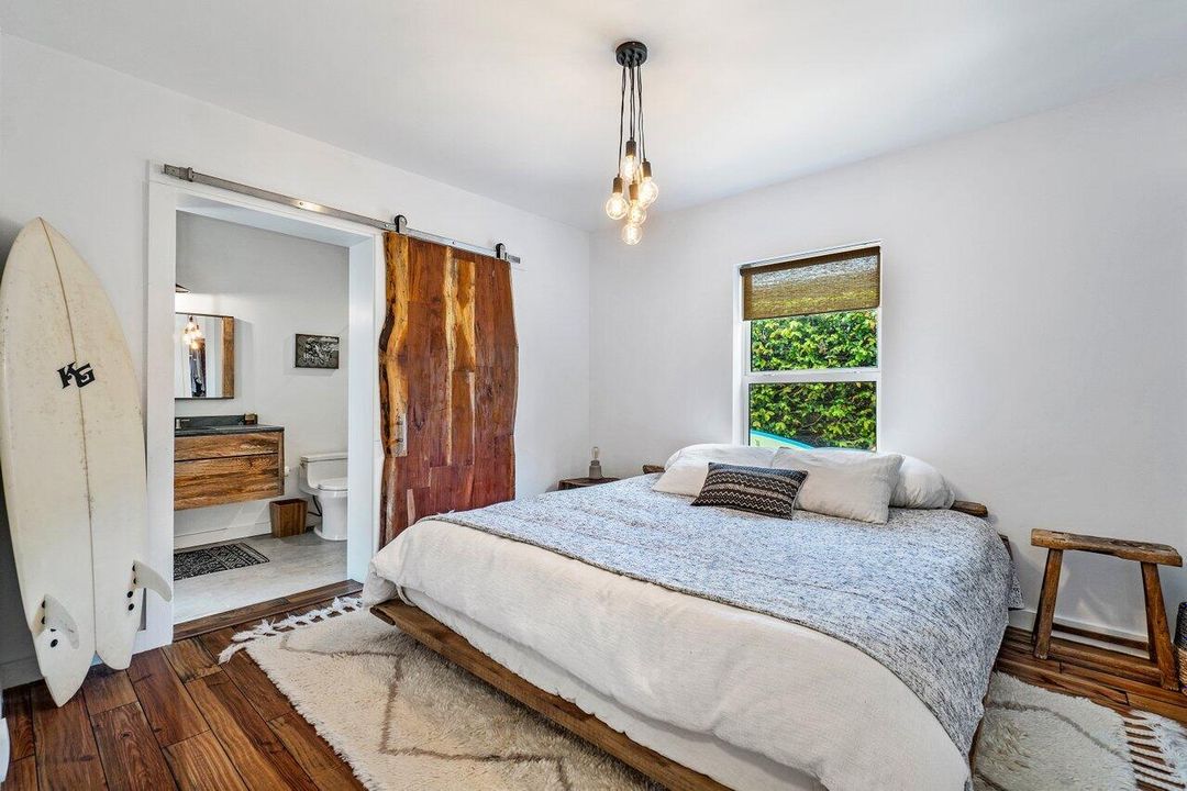 待售: $995,000 (2 贝兹, 2 浴室, 1271 平方英尺)