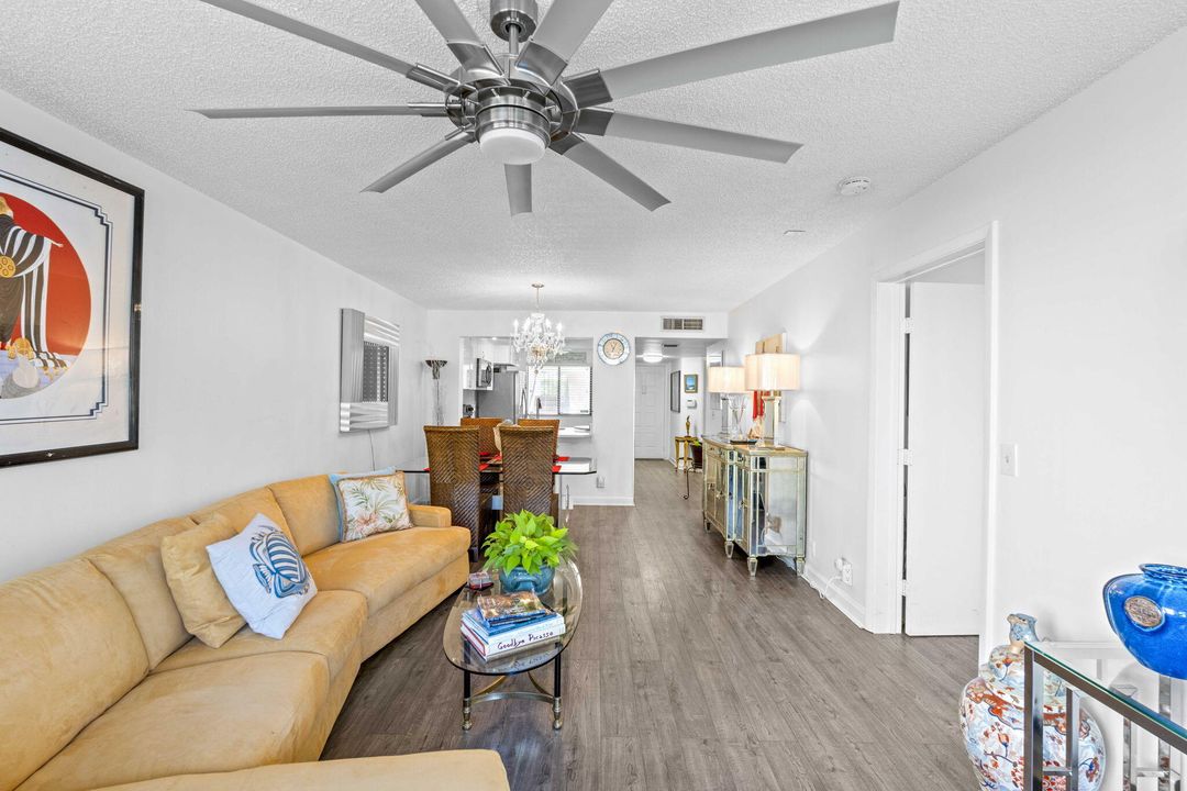 En Venta: $224,000 (2 camas, 2 baños, 1125 Pies cuadrados)