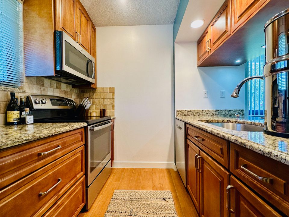 出租: $2,750 (2 贝兹, 2 浴室, 1135 平方英尺)