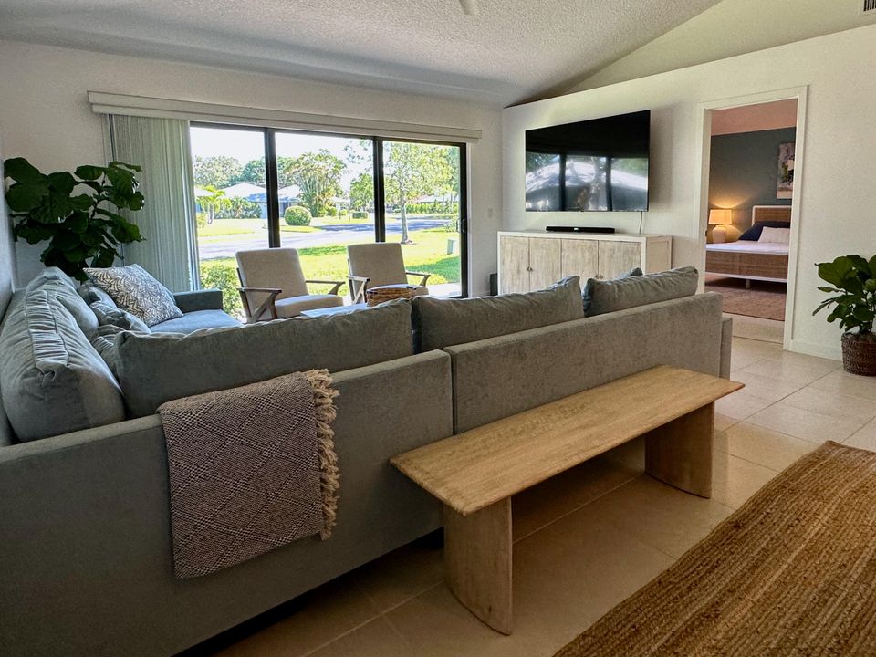 出租: $2,750 (2 贝兹, 2 浴室, 1135 平方英尺)