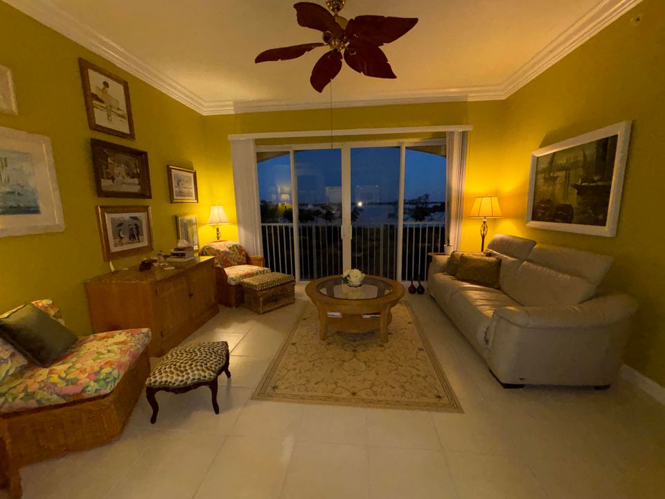 En Venta: $449,900 (2 camas, 2 baños, 1989 Pies cuadrados)