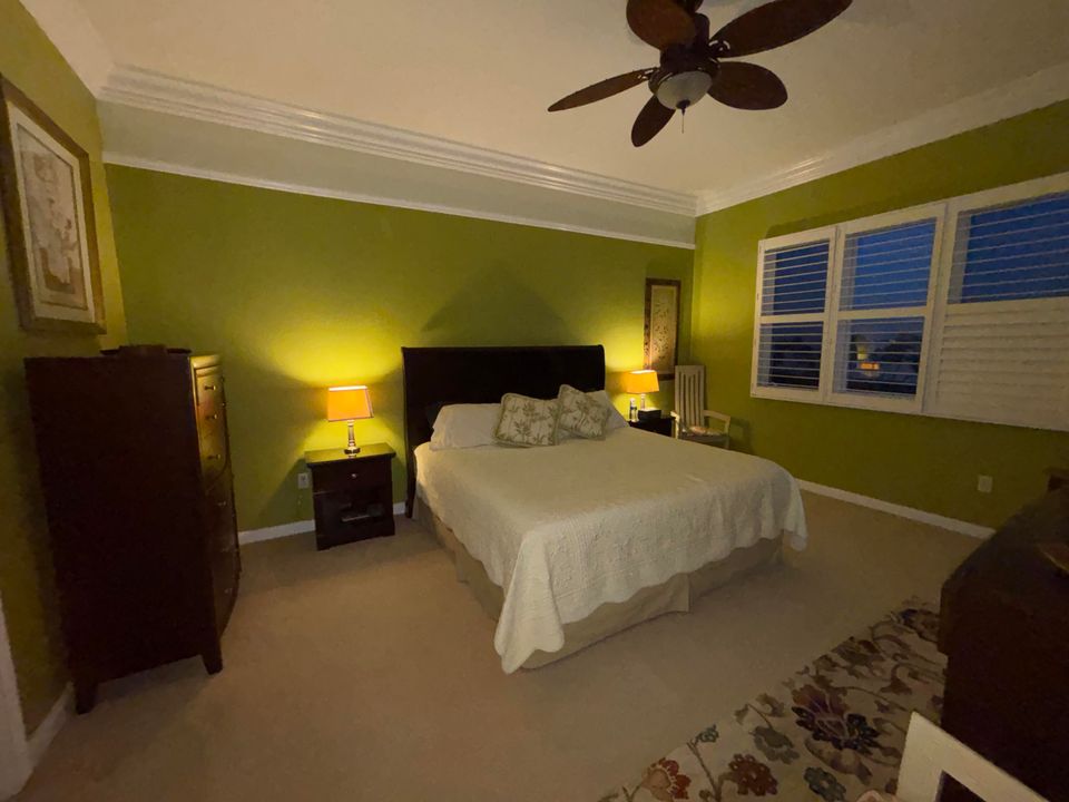 En Venta: $449,900 (2 camas, 2 baños, 1989 Pies cuadrados)