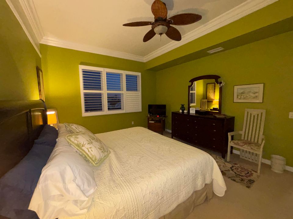 En Venta: $449,900 (2 camas, 2 baños, 1989 Pies cuadrados)