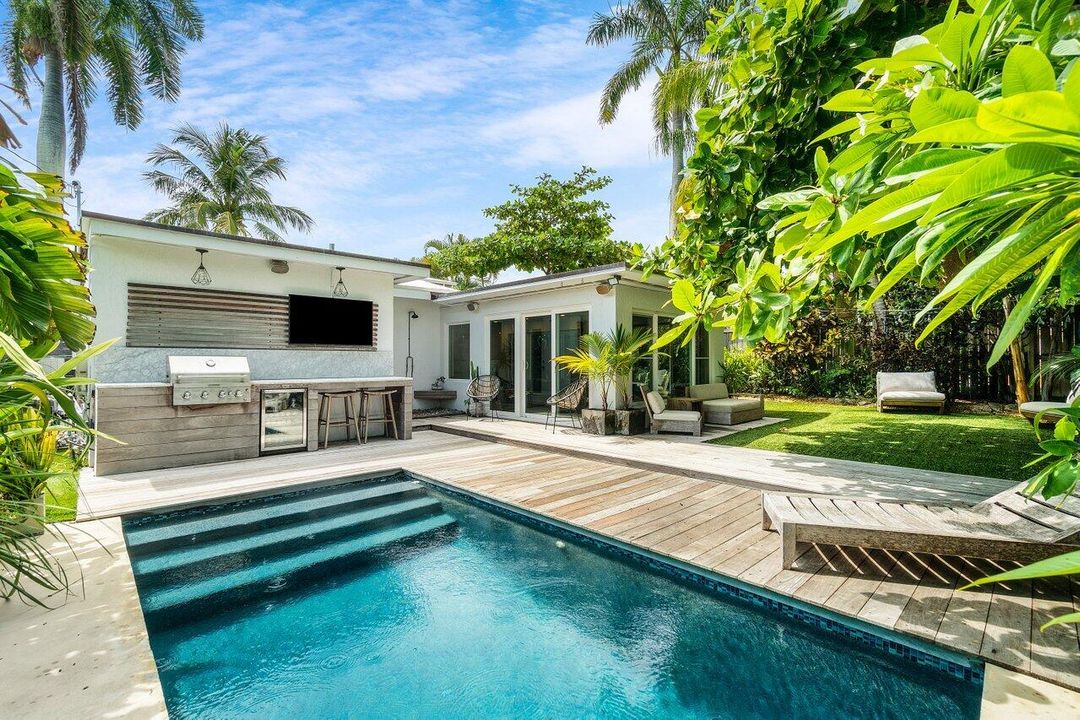 待售: $995,000 (2 贝兹, 2 浴室, 1271 平方英尺)