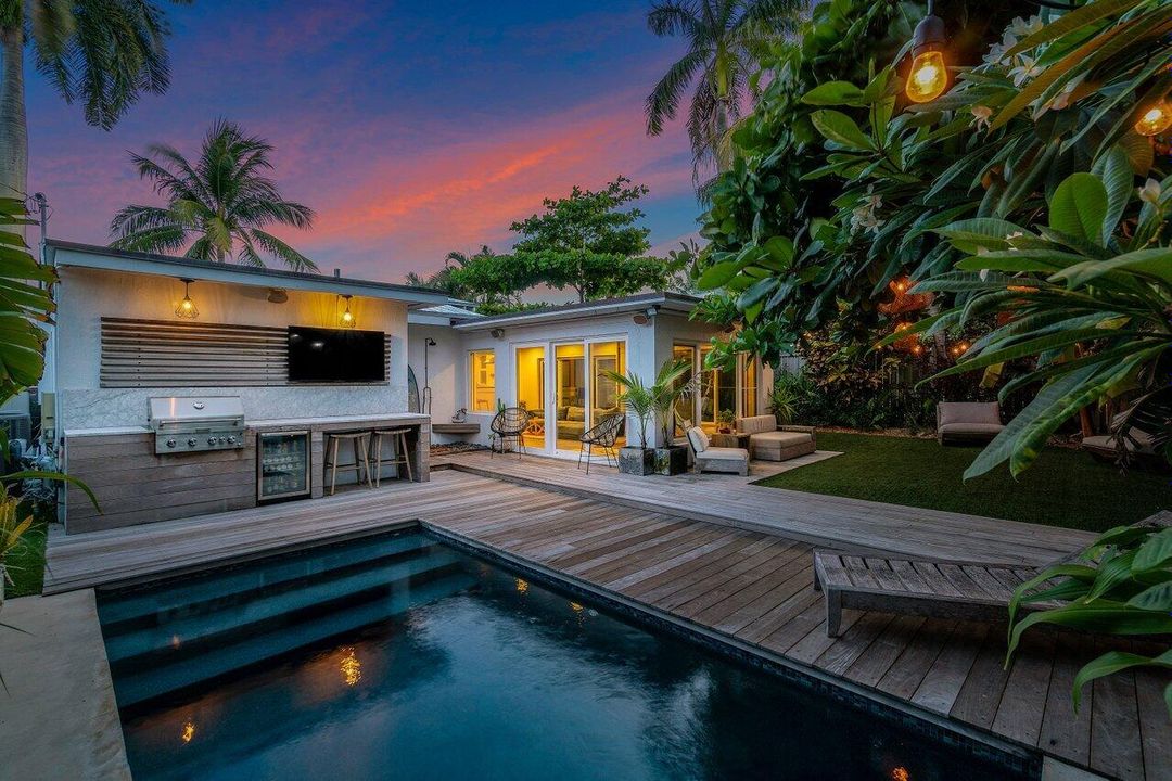 待售: $995,000 (2 贝兹, 2 浴室, 1271 平方英尺)