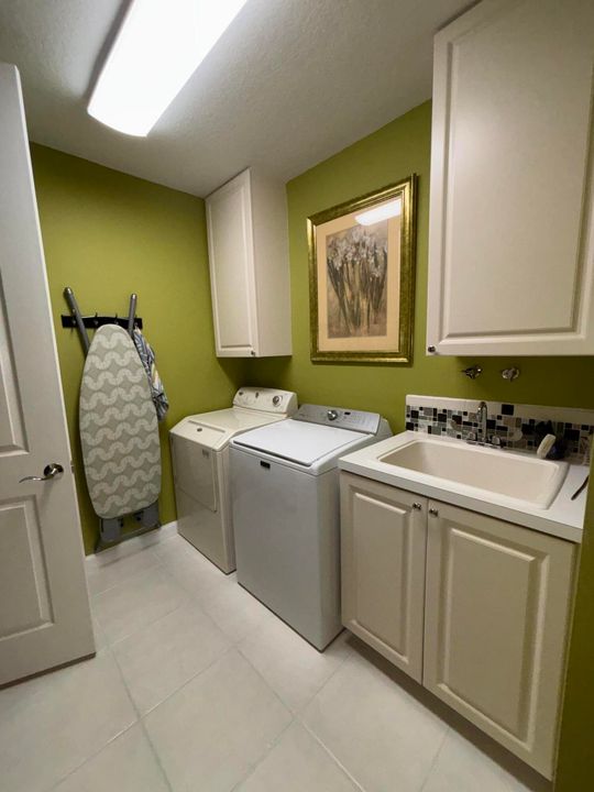 En Venta: $449,900 (2 camas, 2 baños, 1989 Pies cuadrados)