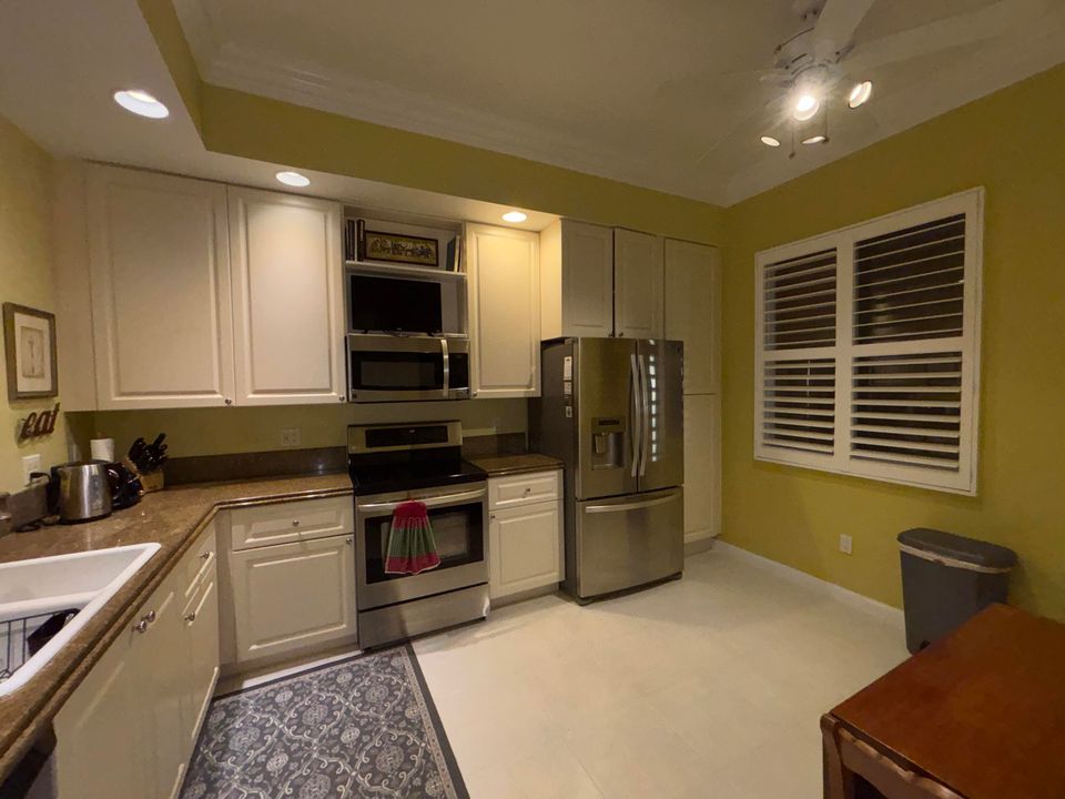 En Venta: $449,900 (2 camas, 2 baños, 1989 Pies cuadrados)