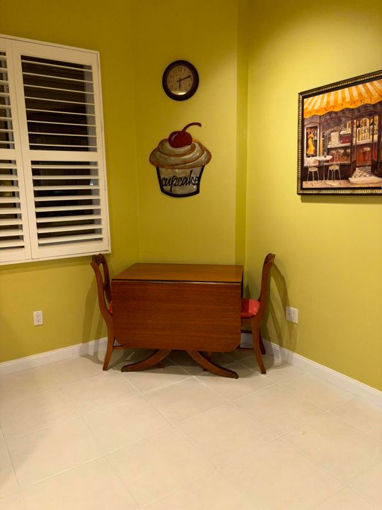 En Venta: $449,900 (2 camas, 2 baños, 1989 Pies cuadrados)