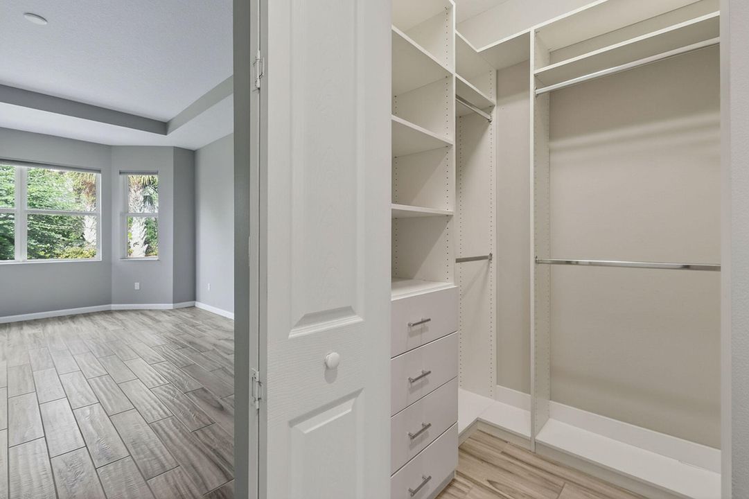 En Venta: $470,000 (4 camas, 2 baños, 2220 Pies cuadrados)