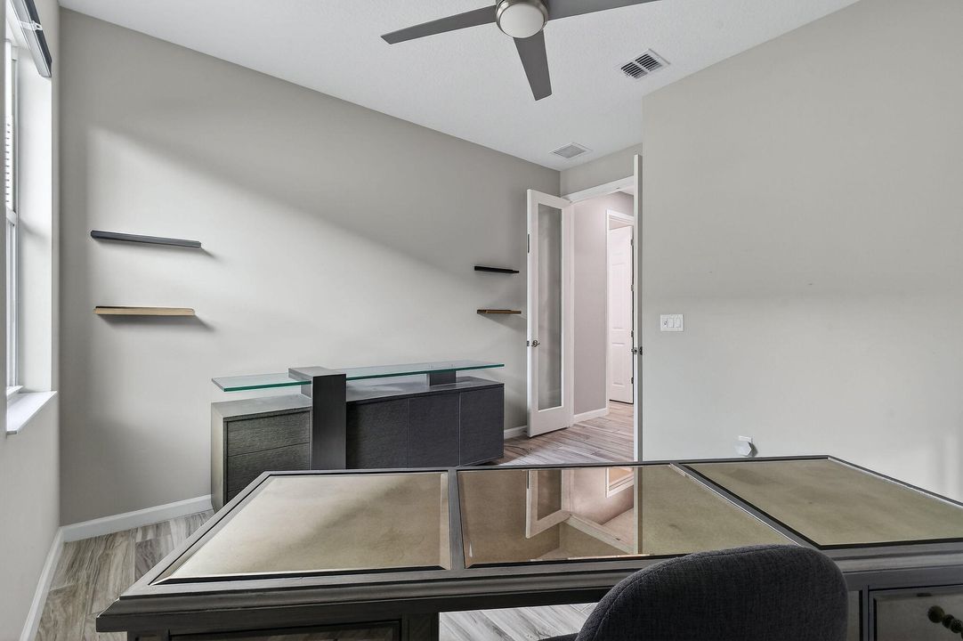 En Venta: $470,000 (4 camas, 2 baños, 2220 Pies cuadrados)