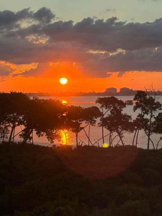 En Venta: $449,900 (2 camas, 2 baños, 1989 Pies cuadrados)