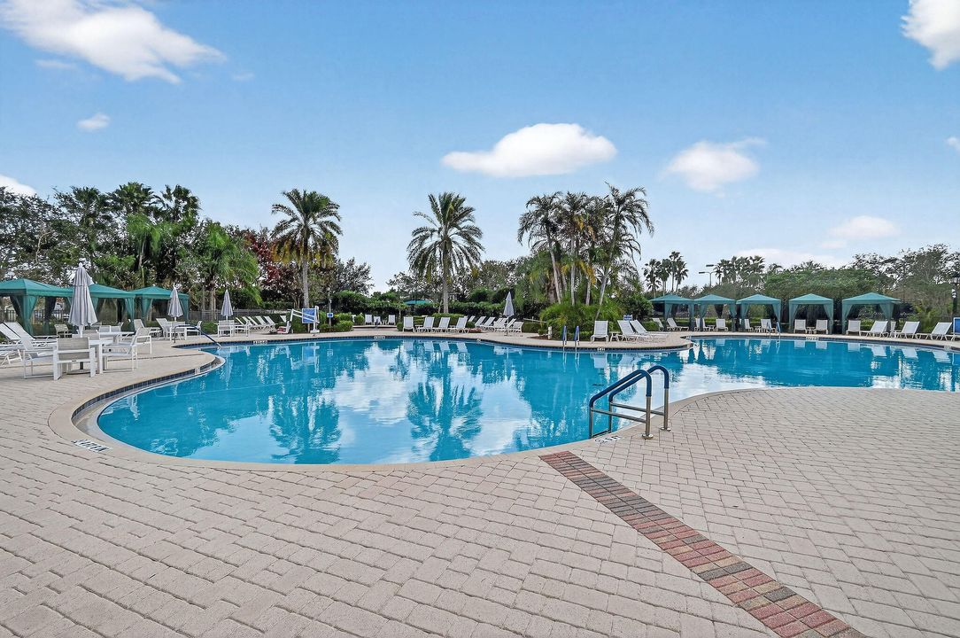 En Venta: $470,000 (4 camas, 2 baños, 2220 Pies cuadrados)