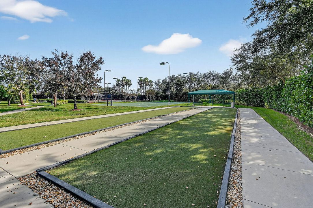 En Venta: $470,000 (4 camas, 2 baños, 2220 Pies cuadrados)