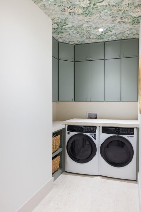 For Sale: $2,350,000 (3 beds, 4 baths, 2409 Square Feet)