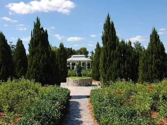 En Venta: $470,000 (4 camas, 2 baños, 2220 Pies cuadrados)