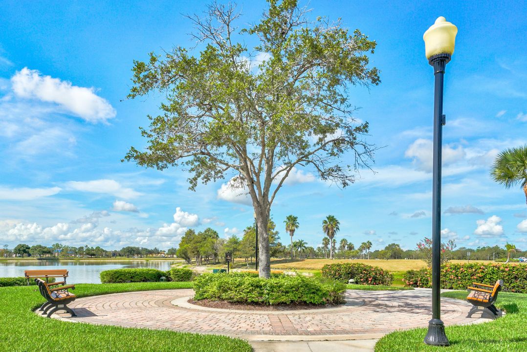 En Venta: $470,000 (4 camas, 2 baños, 2220 Pies cuadrados)