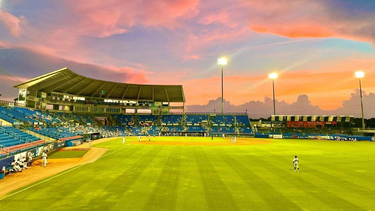 En Venta: $470,000 (4 camas, 2 baños, 2220 Pies cuadrados)