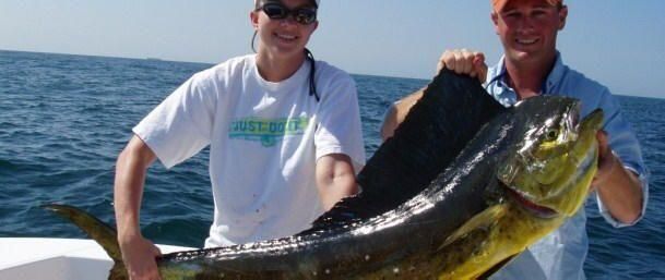 En Venta: $470,000 (4 camas, 2 baños, 2220 Pies cuadrados)