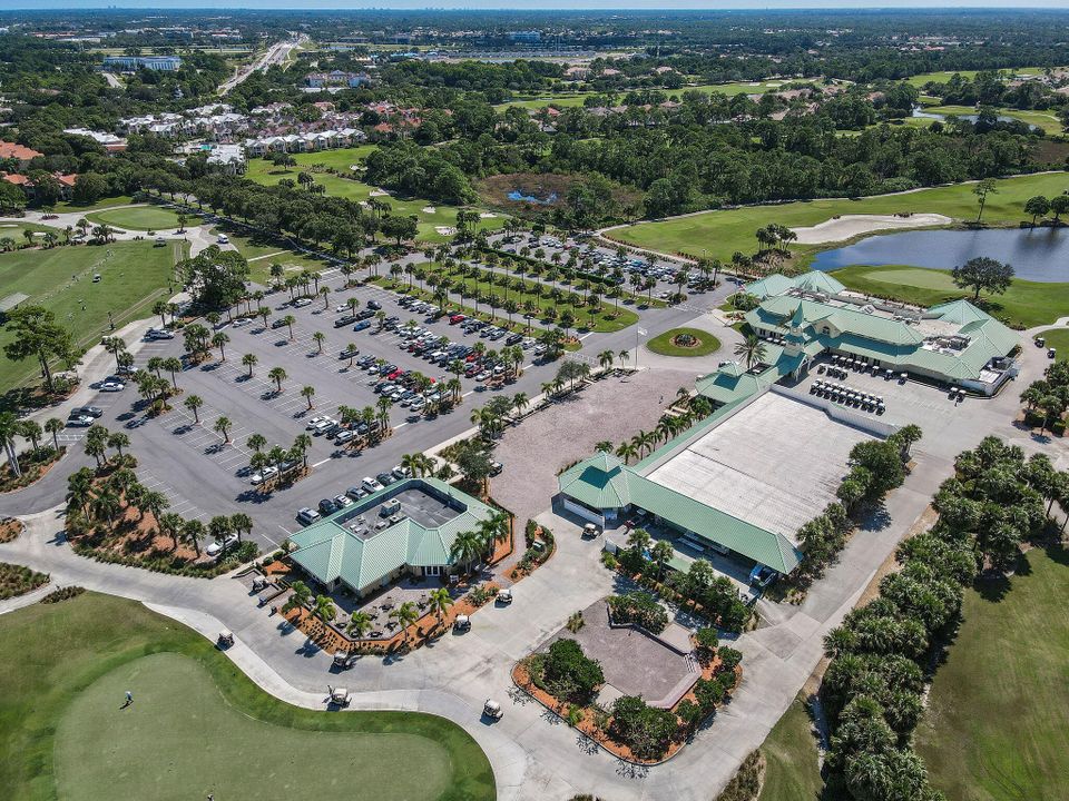 En Venta: $470,000 (4 camas, 2 baños, 2220 Pies cuadrados)